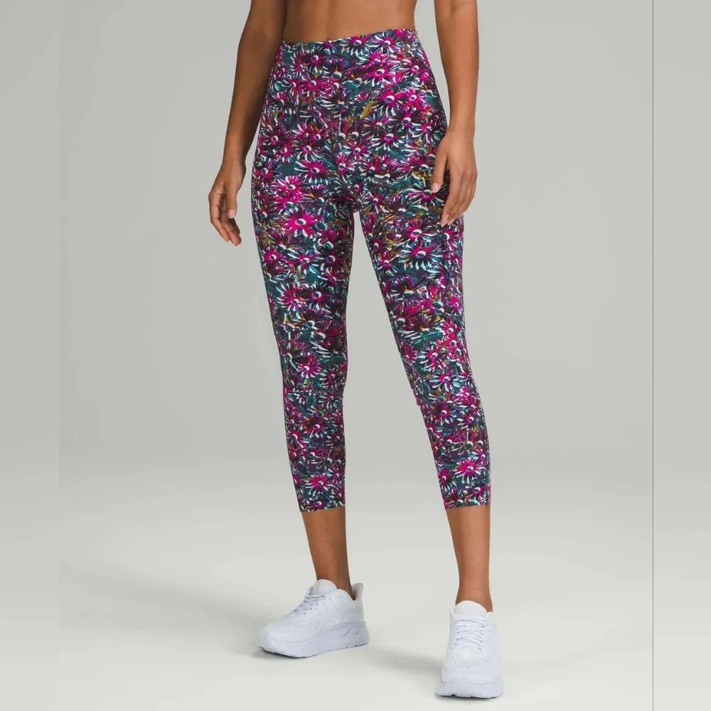 Lululemon Base Pace High-Rise Crop 23